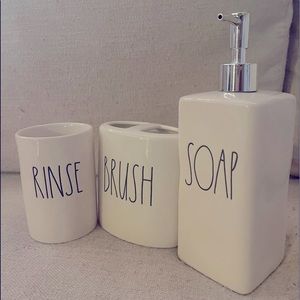 NWOT Rae Dunn Bathroom set